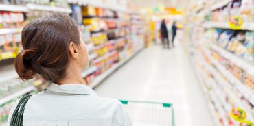 La tua strategia di retail media è solo digitale? Ecco perché non basta